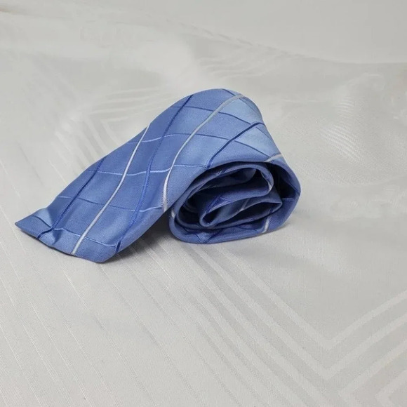 Michael Kors Slim Fit  Blue Satin Silk Neck tie - Picture 4 of 8